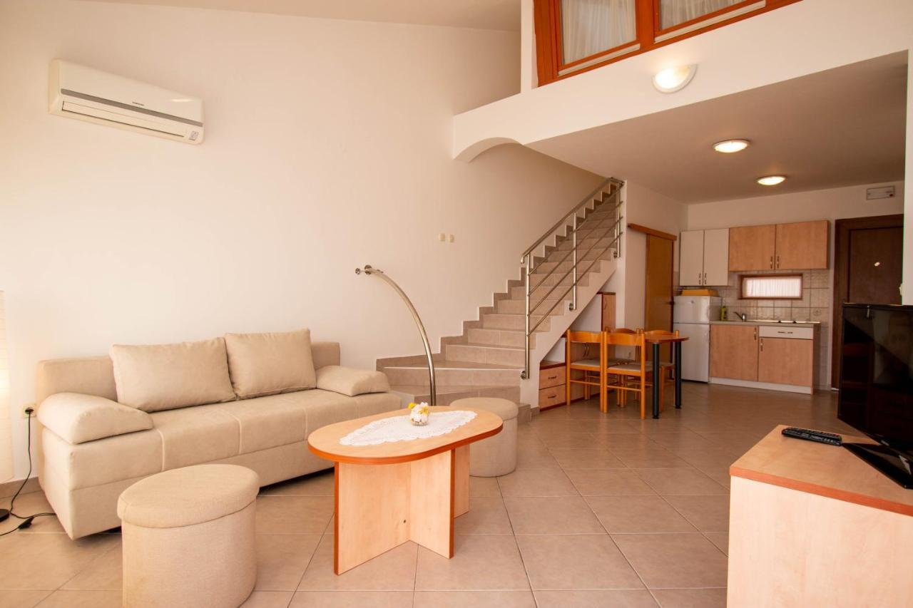 Apartments Matas Sukošan المظهر الخارجي الصورة
