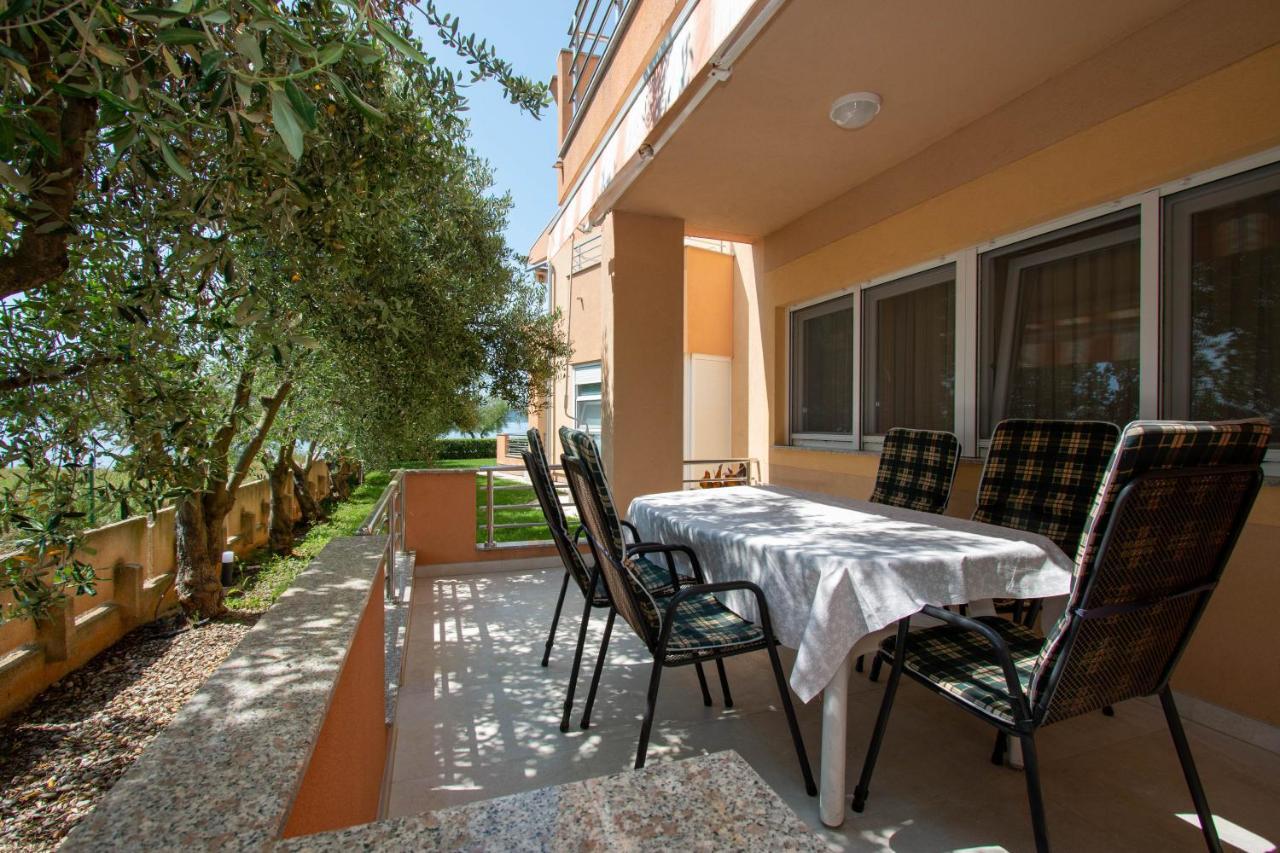 Apartments Matas Sukošan المظهر الخارجي الصورة